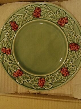 Sur La Table Holly Berry Dessert Plates - set of 4
